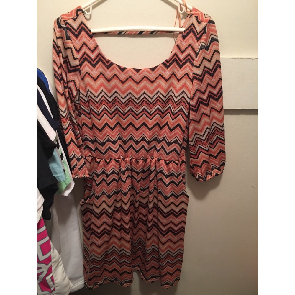 Cute dress!